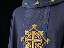 Haftinausa: Crafting Sacred Moments with Vestments